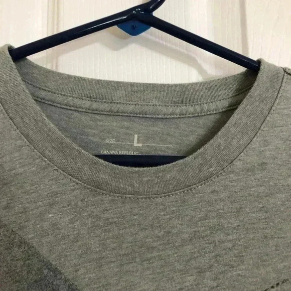 Banana Republic Grey Graphic Tee NWOT Size Medium - Picture 8 of 16